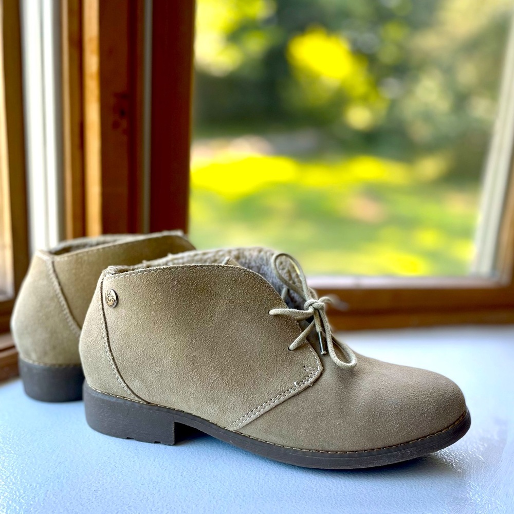 Eddie Bauer Tan Suede Ankle Booties, Fleece Lined - 7.5